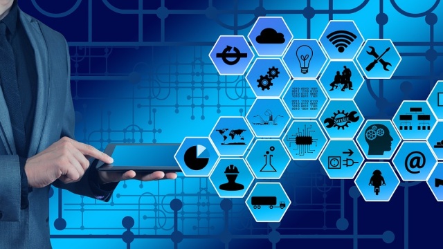 Interakcja w technologiach: jak nowe rozwiązania zmieniają nasze życie?